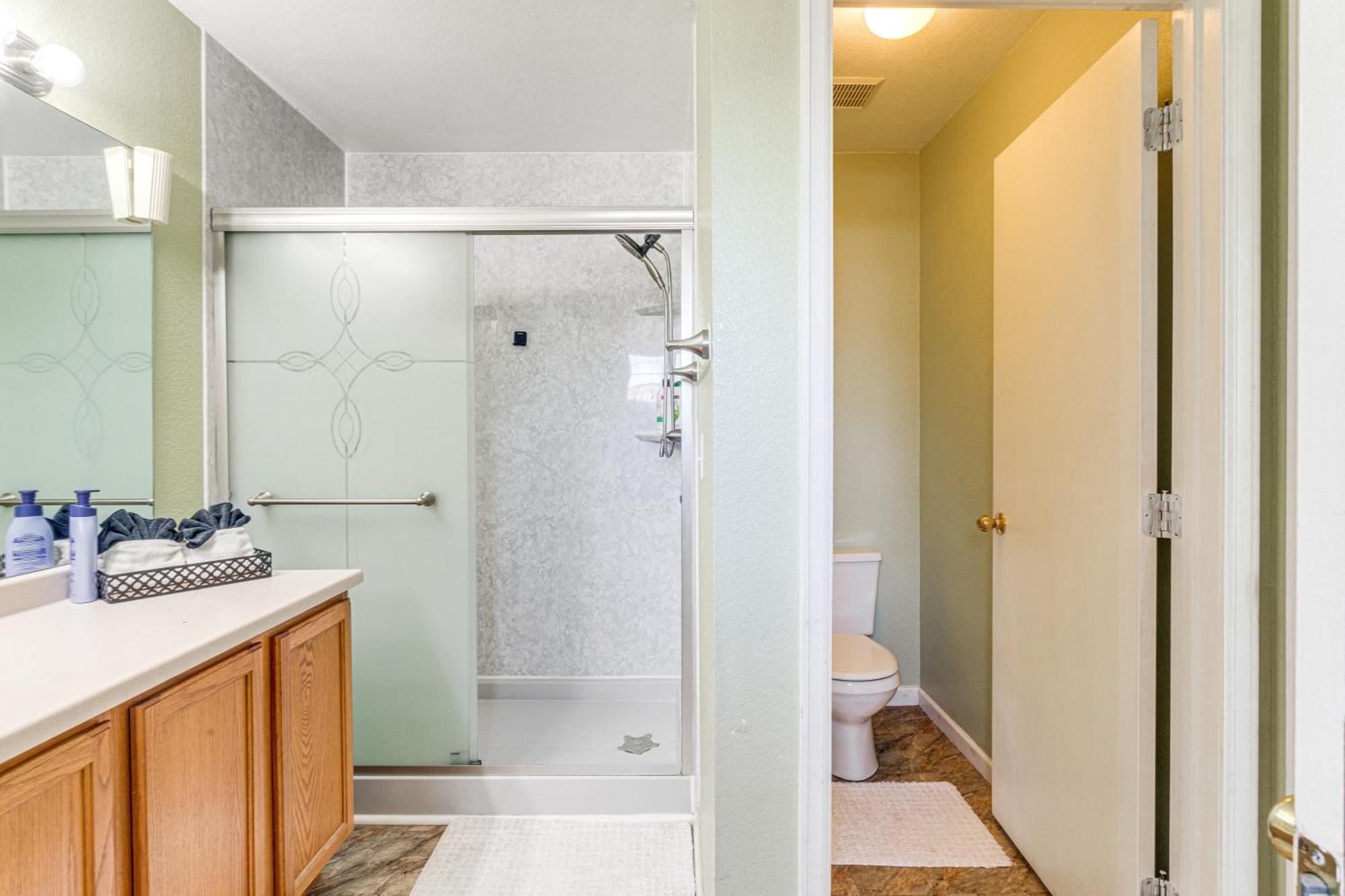 Convenient With Backyard, Patio Casa vacanze