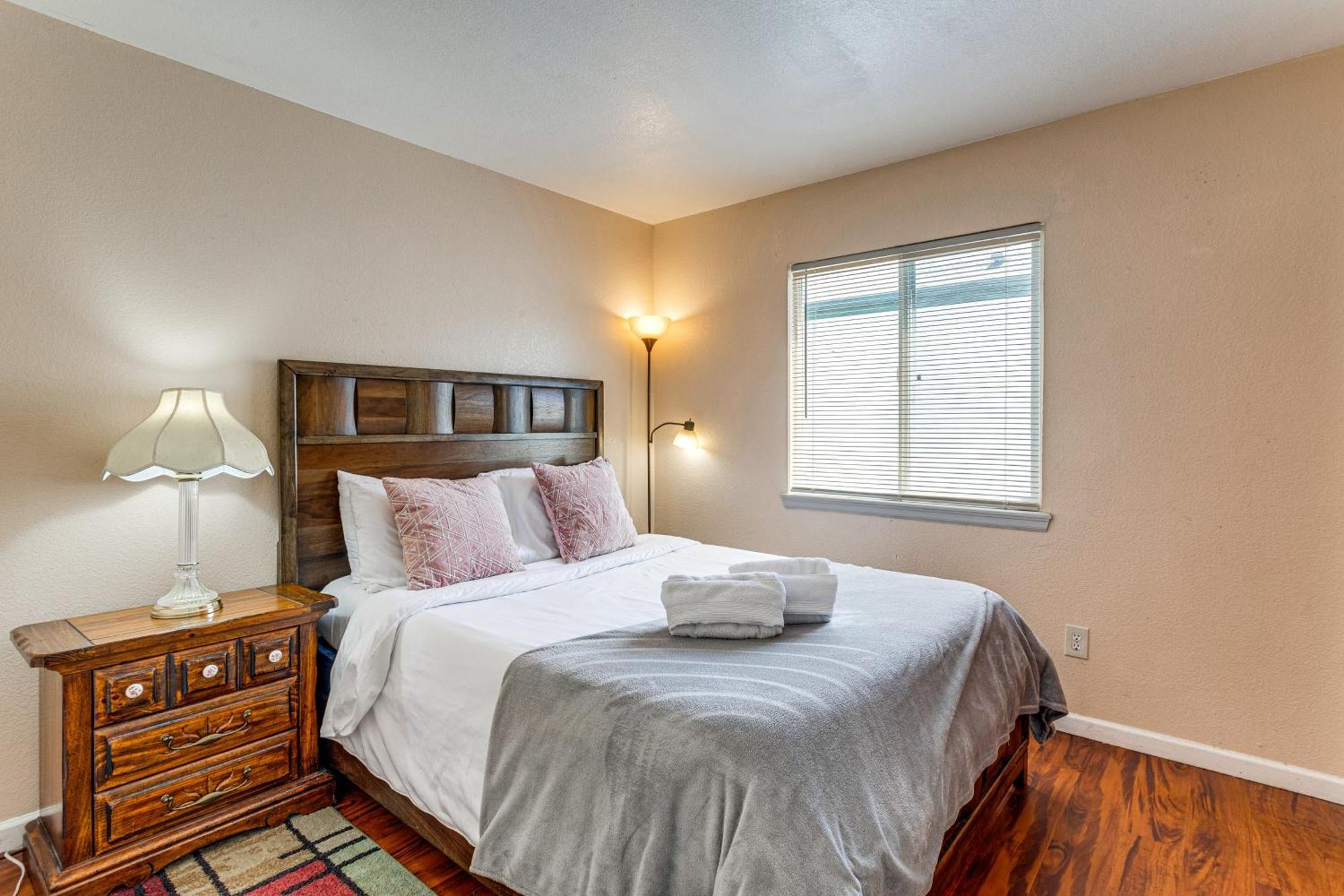 Convenient With Backyard, Patio *