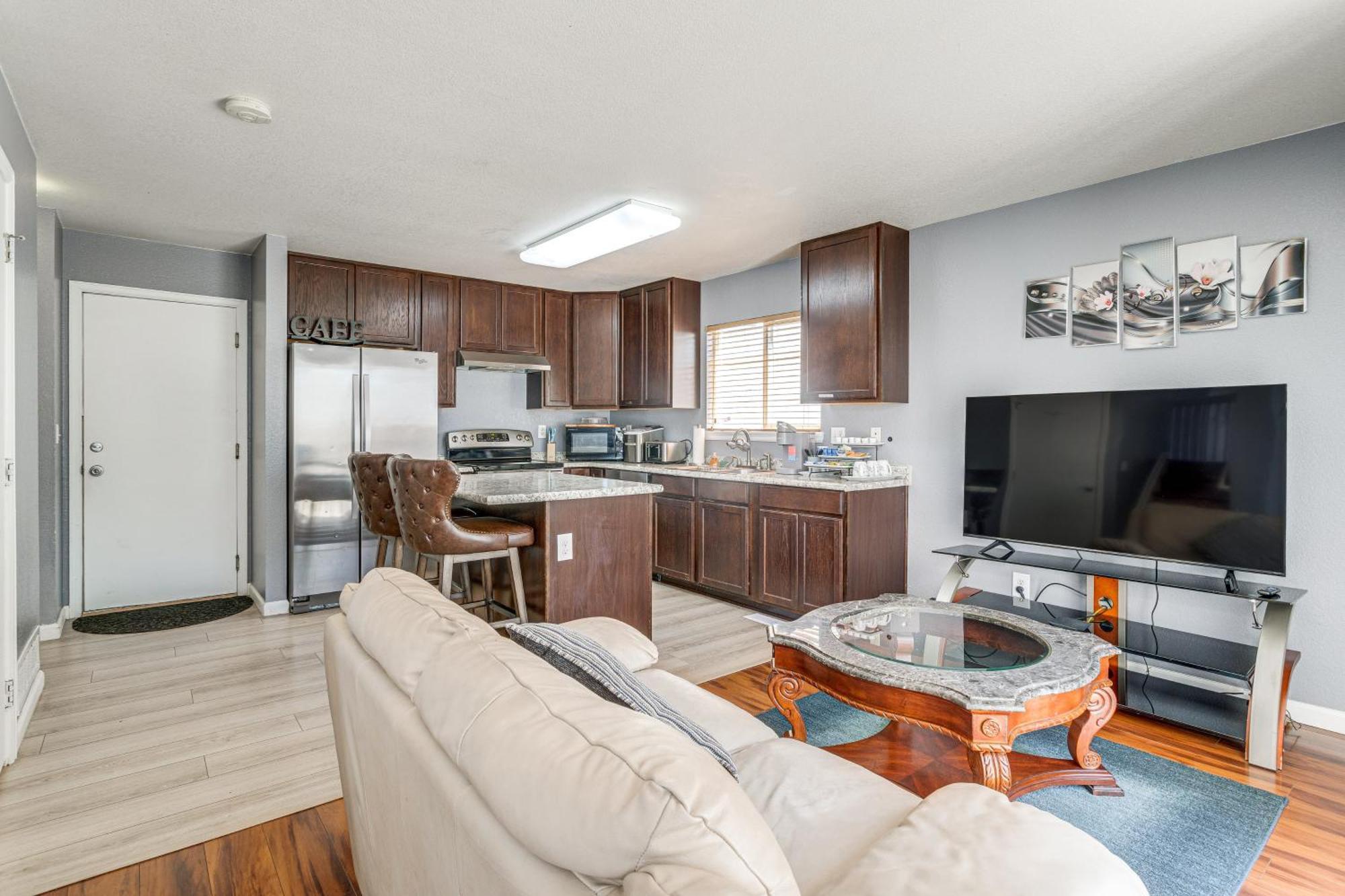 Casa vacanze Convenient With Backyard, Patio