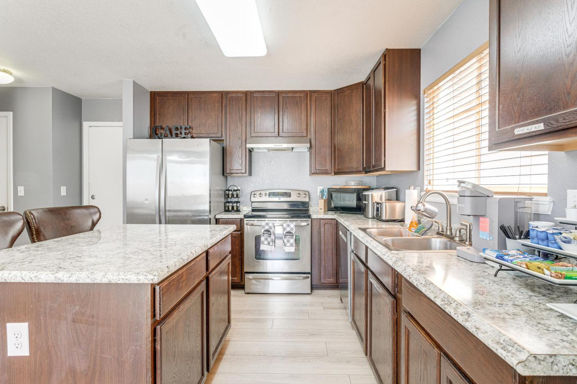 Convenient With Backyard, Patio * Aurora