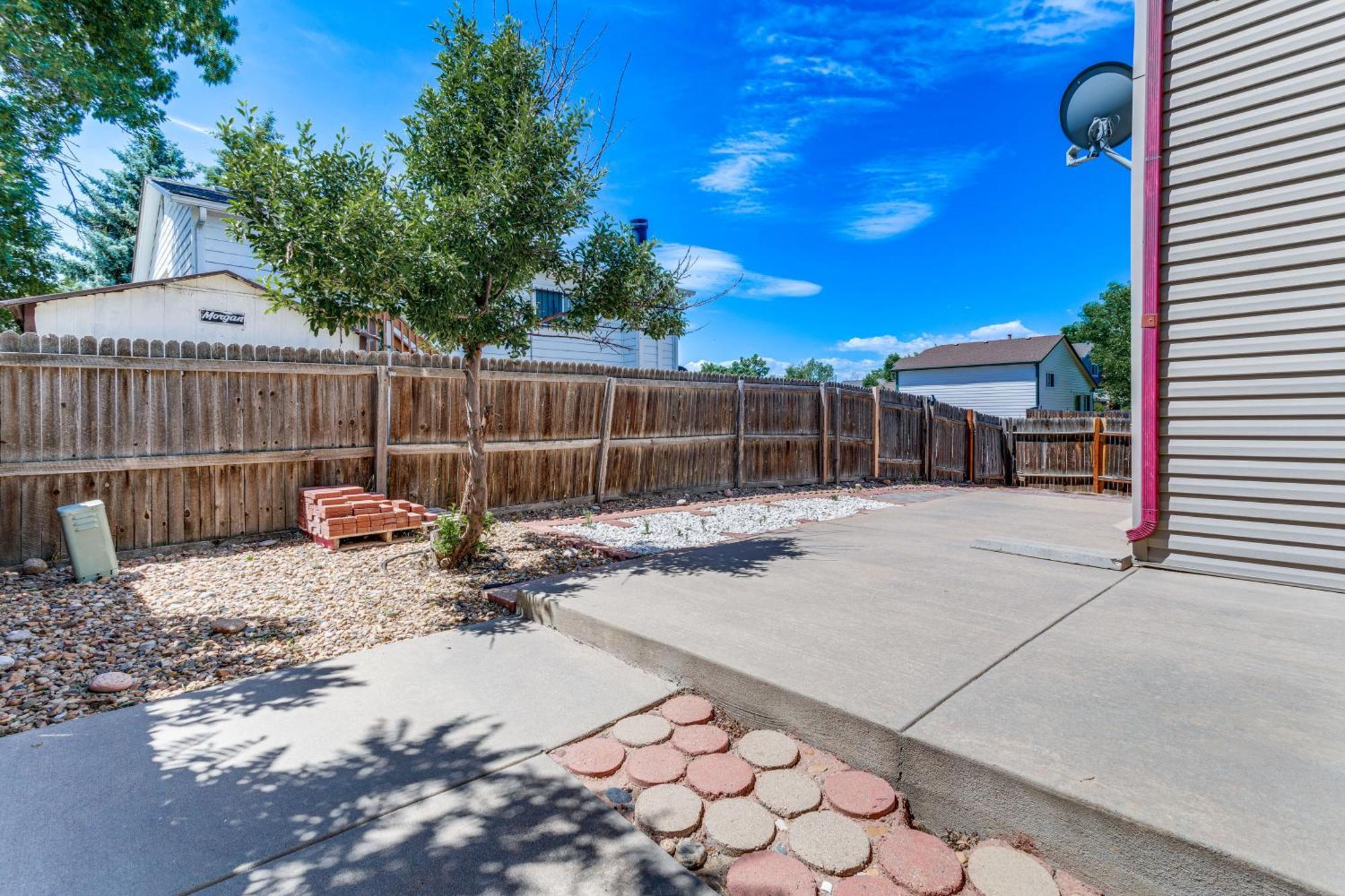 Casa vacanze Convenient With Backyard, Patio *